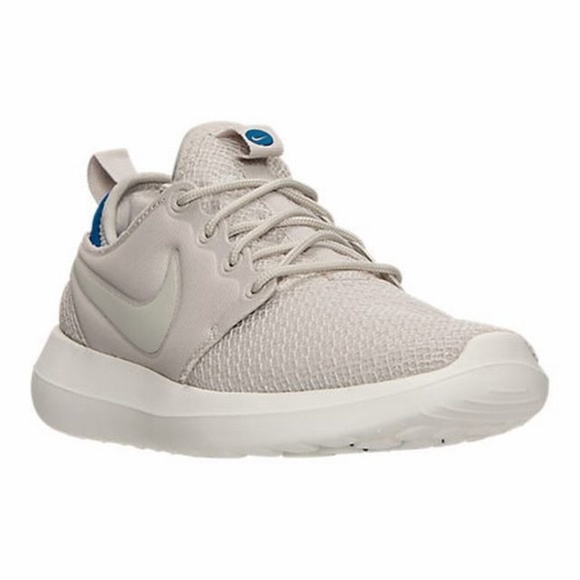 Nike Women's Roshe Two Running Shoe // new in box - Picture 4 of 8